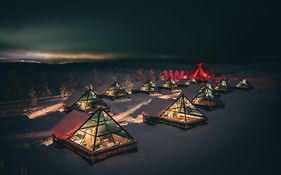Aurora Pyramid Glass Igloos
